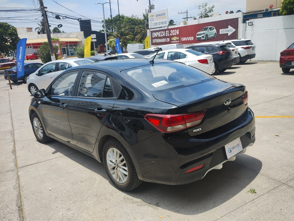Kia Rio Sedan Lx Manual Negro 2020