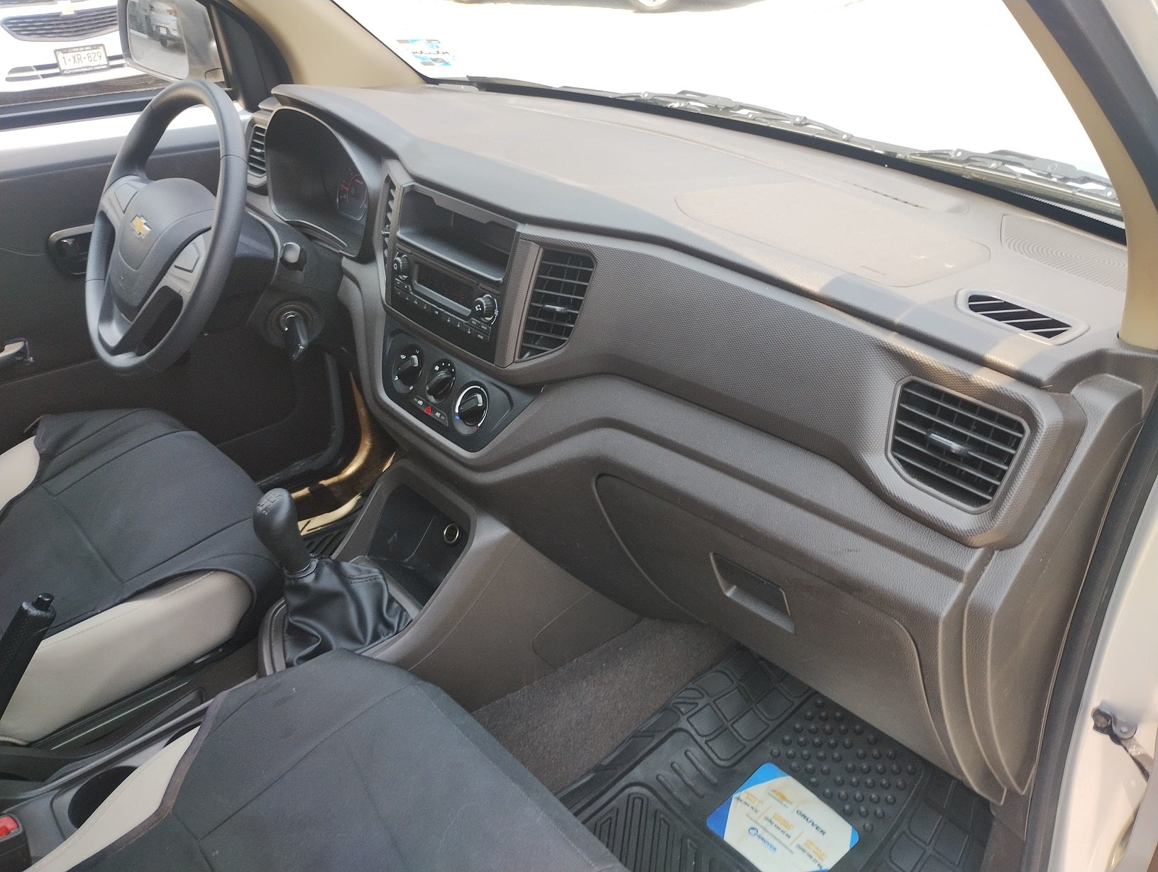 CHEVROLET TORNADO VAN PAQUETE B 2023 gruvermx