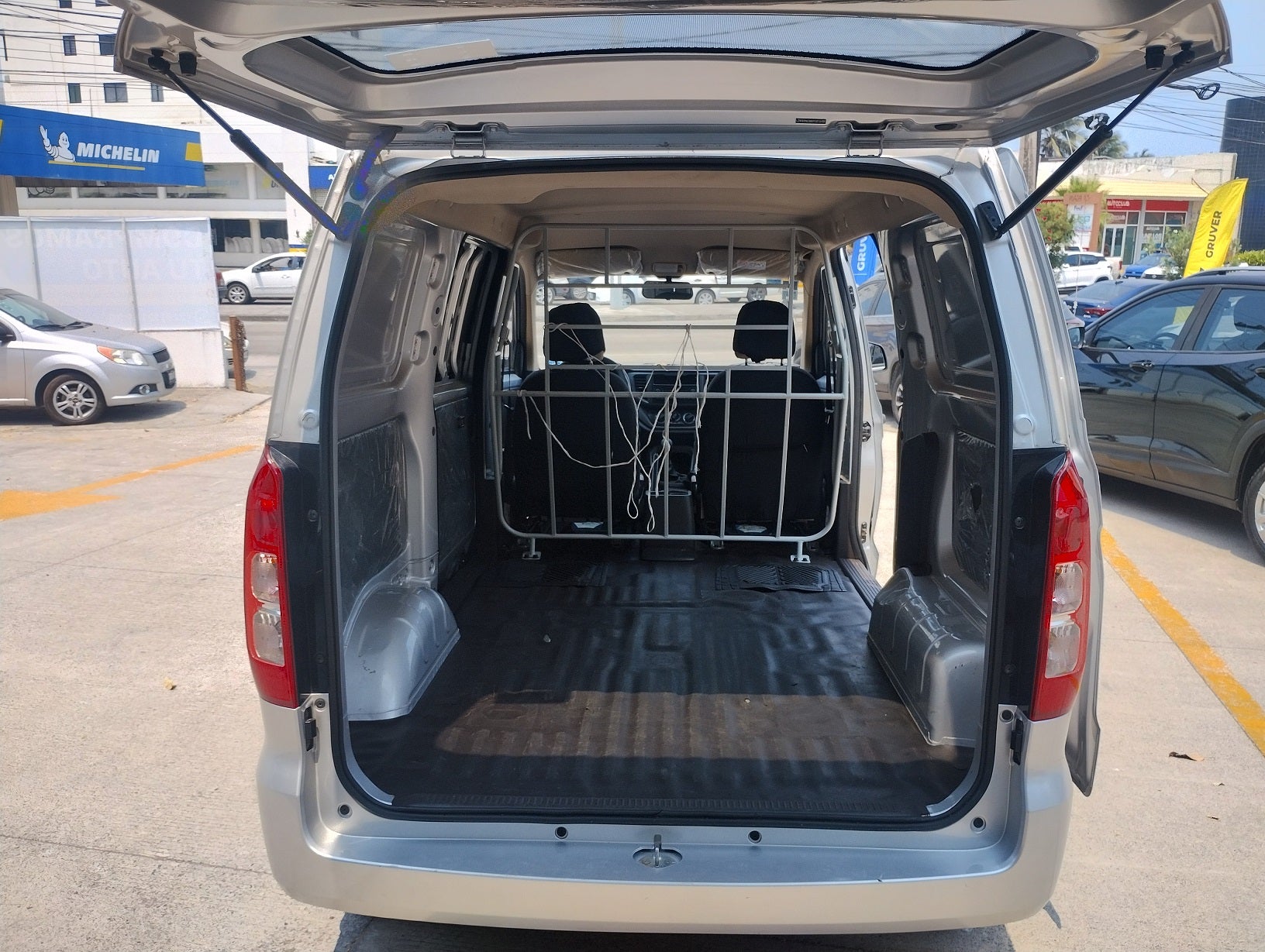 CHEVROLET TORNADO VAN PAQUETE B 2023 gruvermx