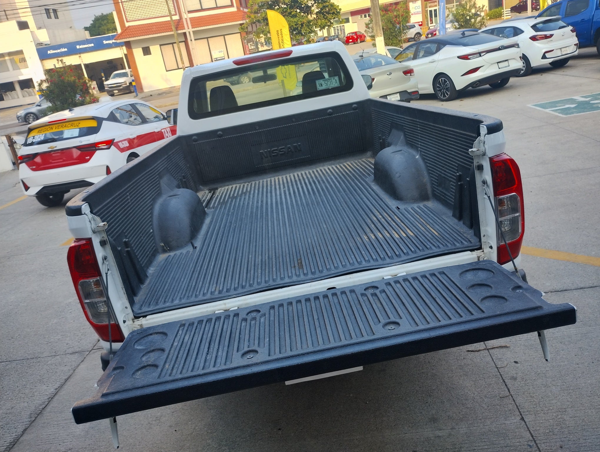 NISSAN PICKUP NP 300 CABINA REGULAR 2020 gruvermx