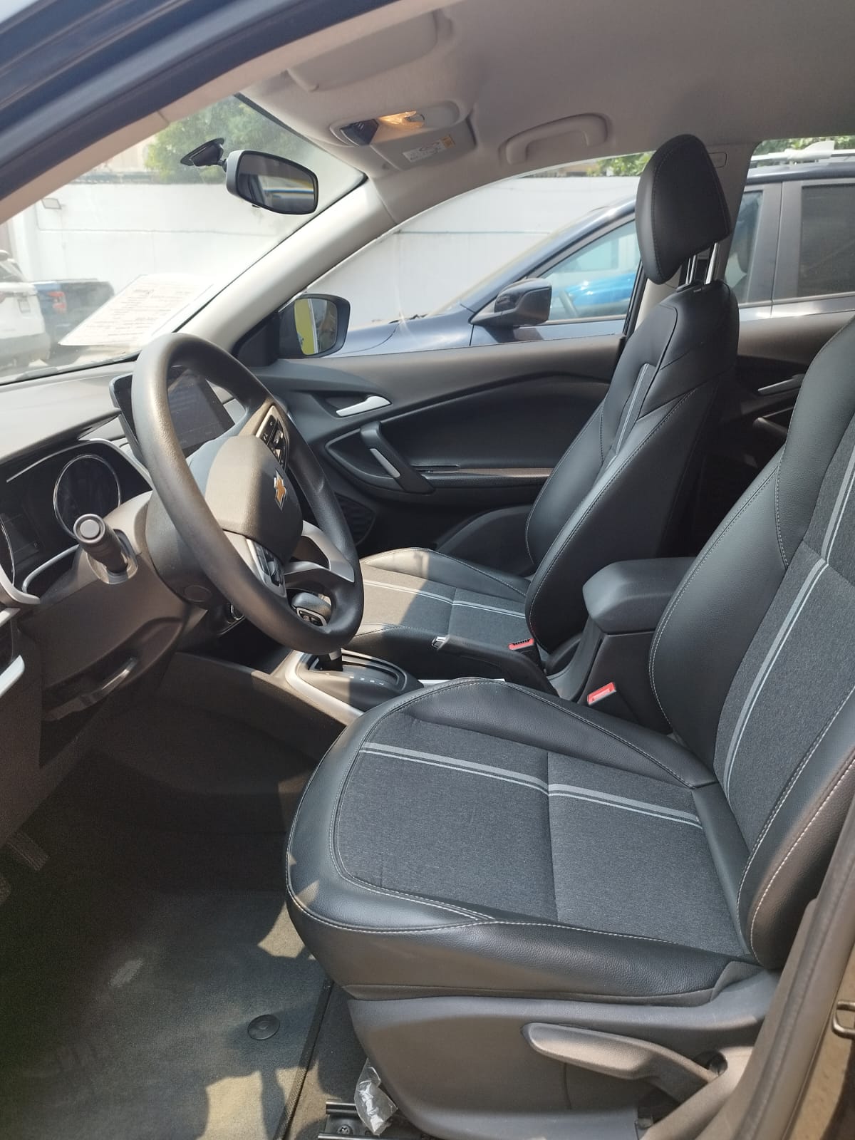 TRACKER NEGRA SUV PAQ. C LT AUTOMATICA 2021 gruvermx