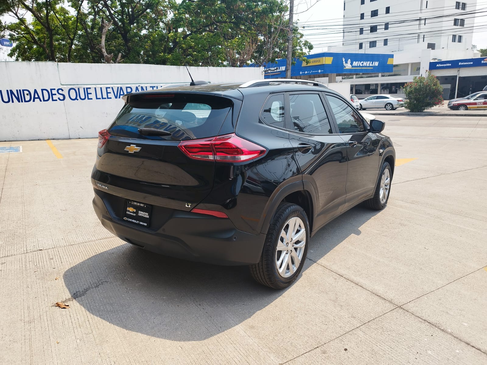 TRACKER NEGRA SUV PAQ. C LT AUTOMATICA 2021 gruvermx